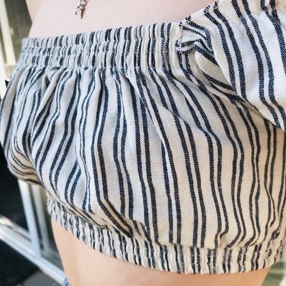 Cropped Off The Shoulder Stripped Top - Picture 4 of 4